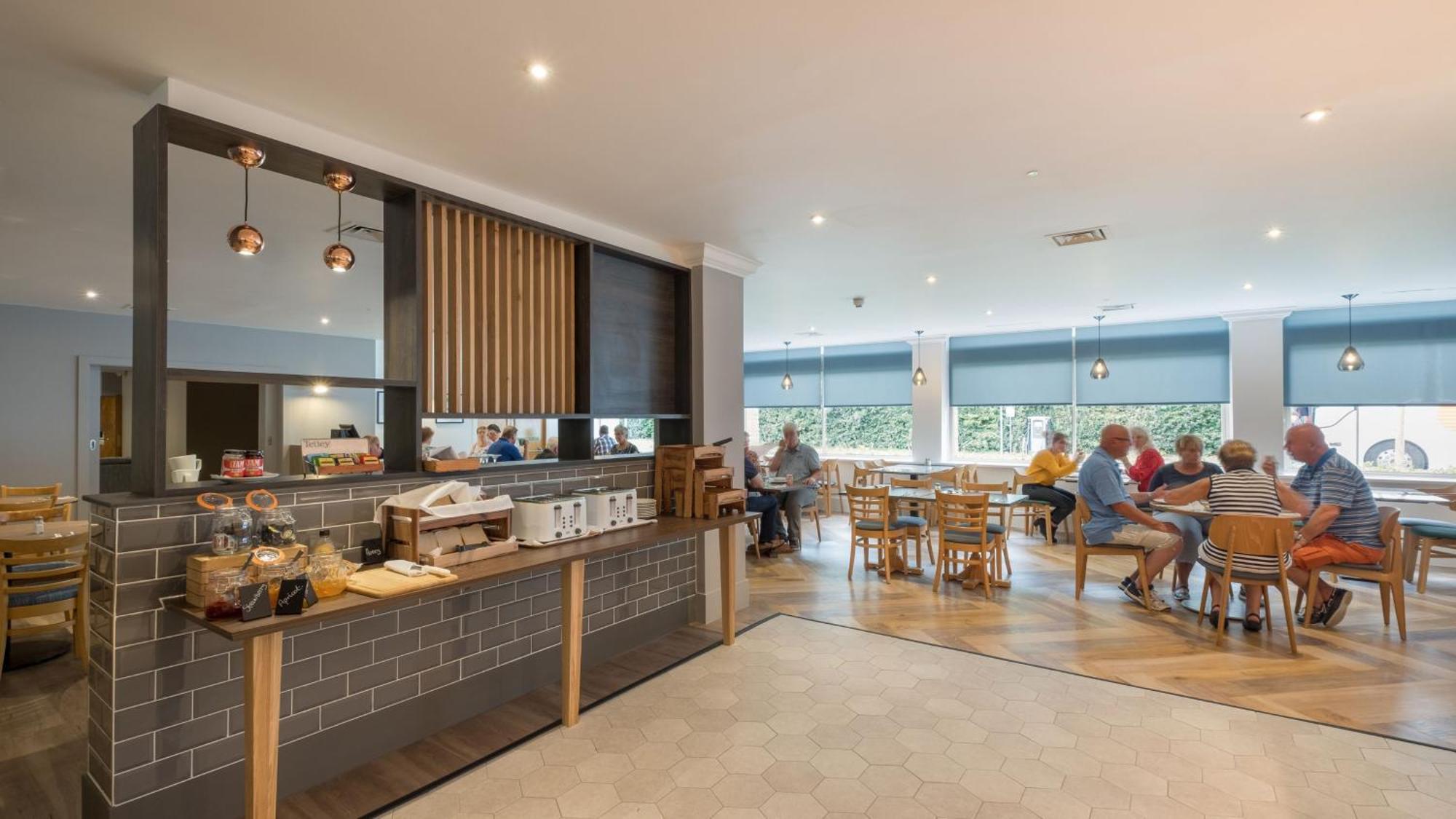 Holiday Inn Swindon By Ihg Extérieur photo