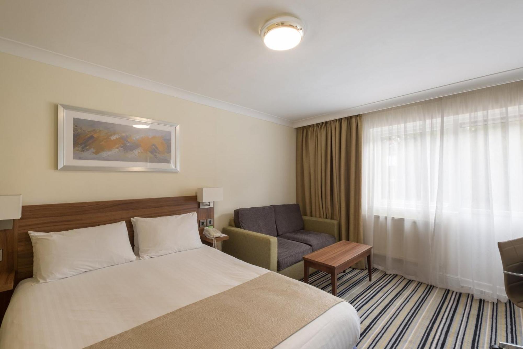 Holiday Inn Swindon By Ihg Extérieur photo